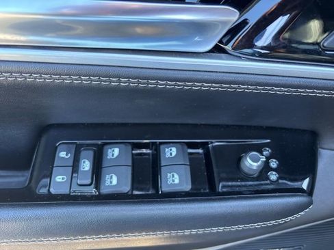 Used 2023 Jeep Wagoneer L Series II image 21