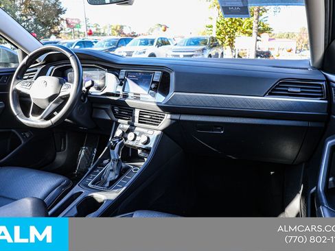 Used 2024 Volkswagen Jetta SE image 25