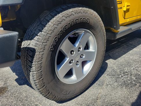 Used 2015 Jeep Wrangler Sport image 6