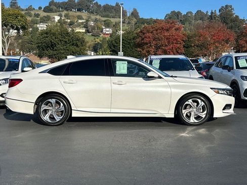 Certified 2018 Honda Accord EX-L image 2