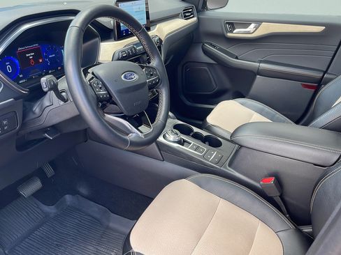 Used 2022 Ford Escape Titanium w/ Titanium Elite Package AWD/4WD image 13