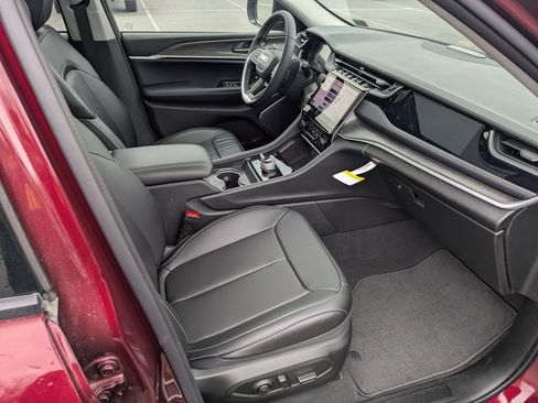 New 2024 Jeep Grand Cherokee Limited 4xe w/ Luxury Tech Group II image 30