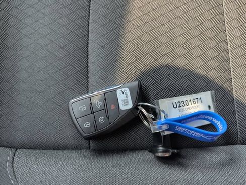 Used 2023 Chevrolet Silverado 1500 LT AWD/4WD image 27