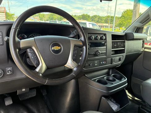 Used 2019 Chevrolet Express 3500 w/ Driver Convenience Package RWD image 15