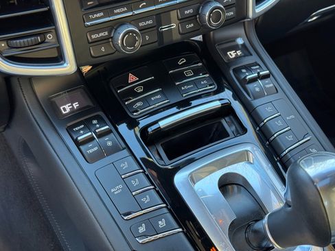 Used 2016 Porsche Cayenne GTS image 38