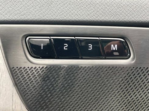 Used 2024 Volvo XC90 B6 Plus image 19