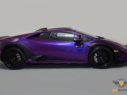 Used 2024 Lamborghini Huracan Sterrato image 4