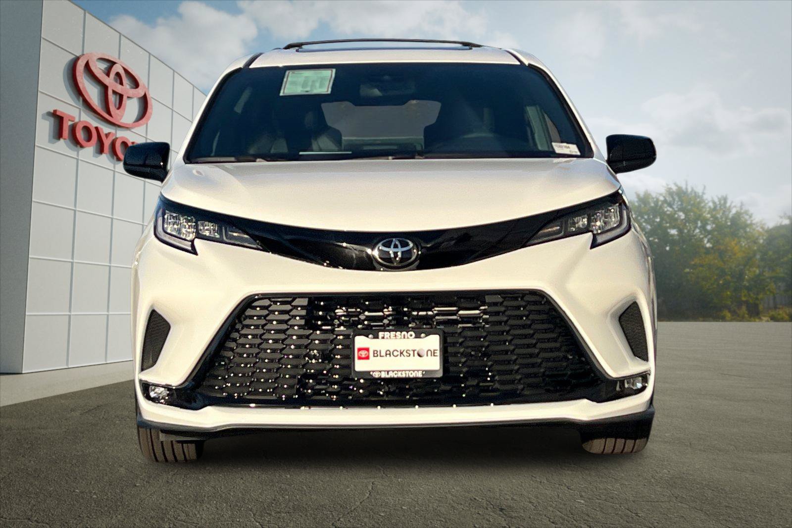 Certified 2026 Toyota Sienna XSE FWD image 8