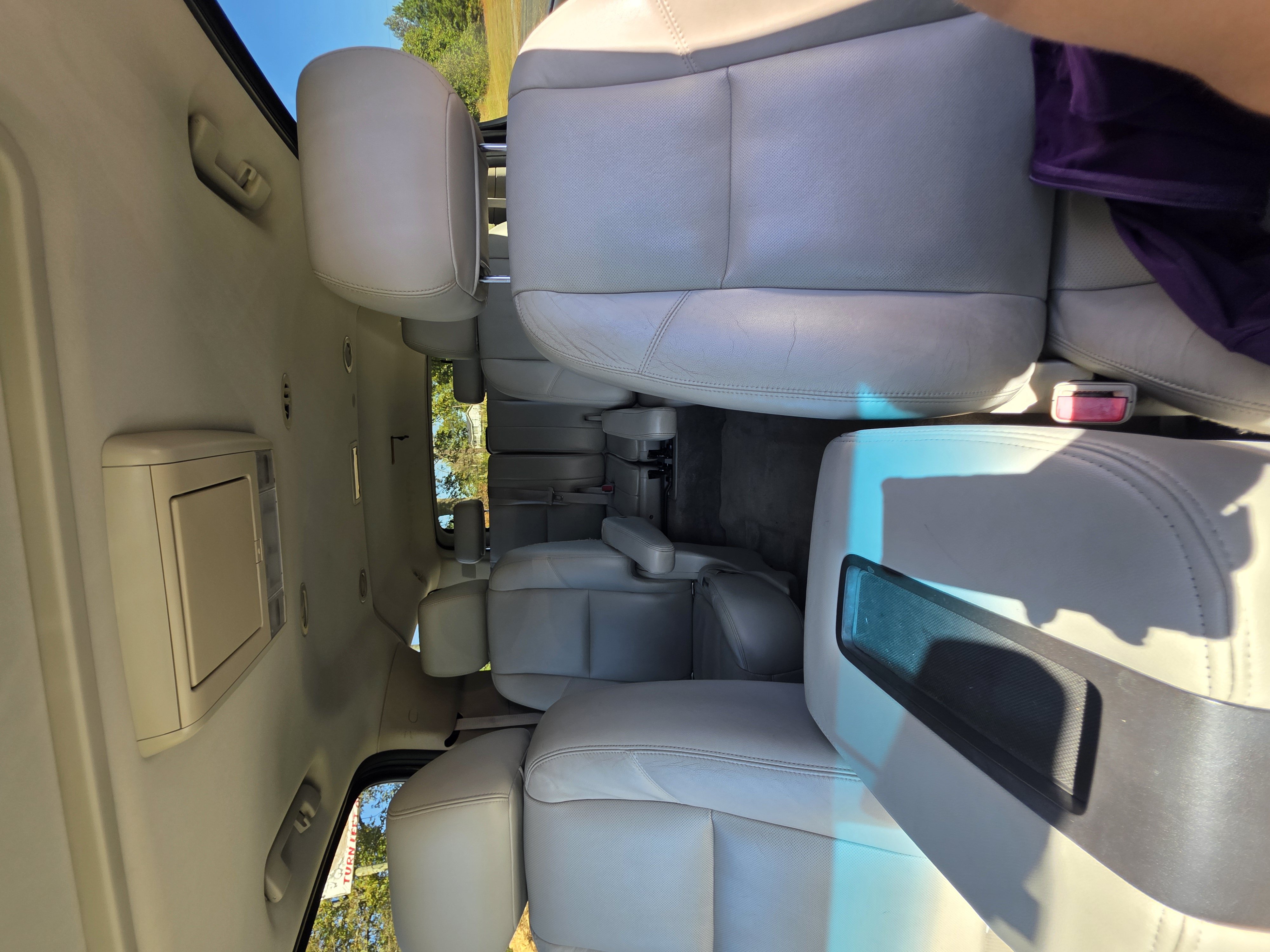 Used 2011 GMC Yukon XL SLT w/ SLT Chrome Package AWD/4WD image 23