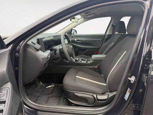 Certified 2025 Hyundai Sonata SE FWD image 6