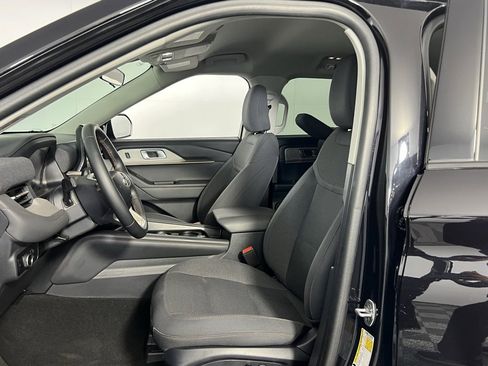 Used 2025 Ford Explorer Active image 22