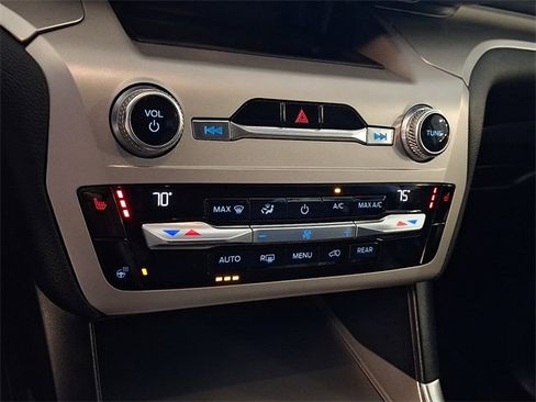 Used 2020 Ford Explorer XLT w/ Equipment Group 202A image 15