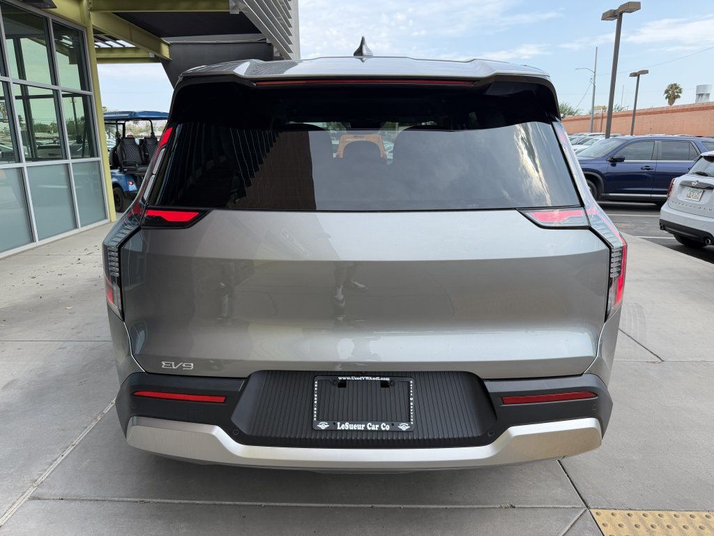 Used 2024 Kia EV9 Light RWD image 13