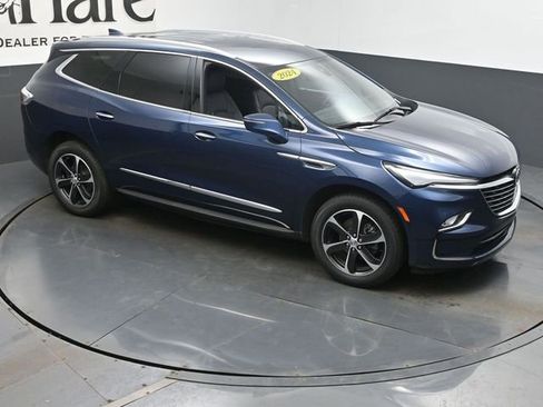 Used 2024 Buick Enclave Essence w/ LPO, Touring Package image 38