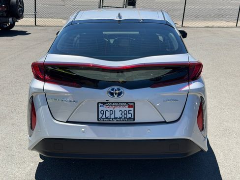 Used 2022 Toyota Prius Prime Limited FWD image 6