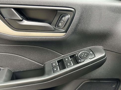Used 2022 Ford Escape SE w/ Convenience Package FWD image 19