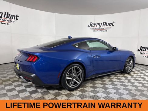 Used 2024 Ford Mustang Coupe image 5