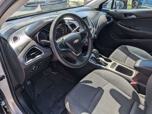 Used 2018 Chevrolet Cruze LS FWD image 12