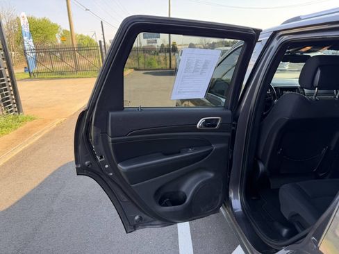 Used 2015 Jeep Grand Cherokee Laredo w/ Quick Order Package 23E image 28