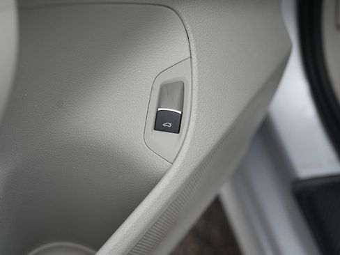 Used 2012 Volkswagen Passat 2.5 SE image 22