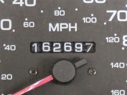 Used 1997 Nissan Pickup 2WD King Cab image 26