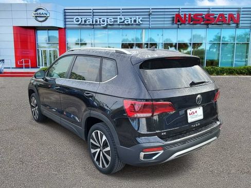 Used 2024 Volkswagen Taos SE FWD image 3