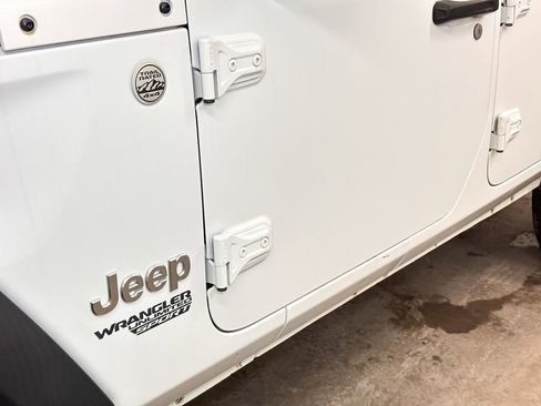 Used 2020 Jeep Wrangler Unlimited Sport S image 17