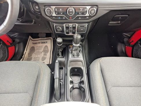 Used 2024 Jeep Wrangler Unlimited Sahara AWD/4WD image 24