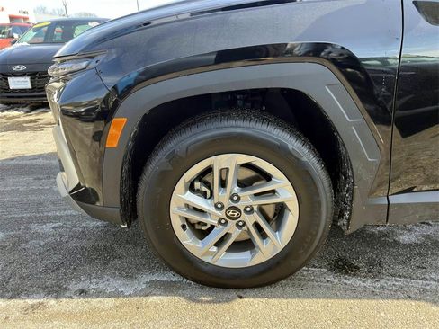 Certified 2025 Hyundai Tucson SE image 6