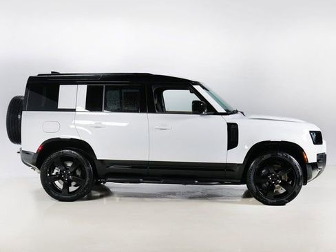 New 2026 Land Rover Defender 110 X-Dynamic SE image 29