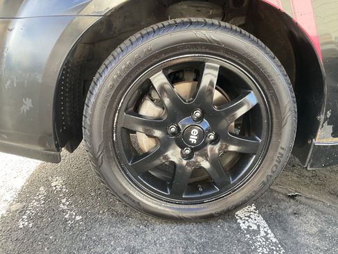 Used 2005 Kia Spectra5 image 11