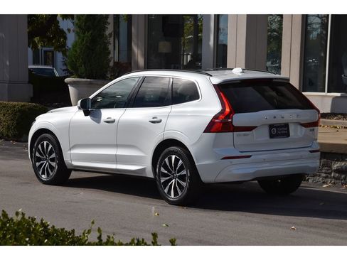 Certified 2023 Volvo XC60 B5 Core w/ Climate Package image 6