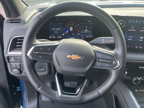 Used 2025 Chevrolet Suburban Premier image 14