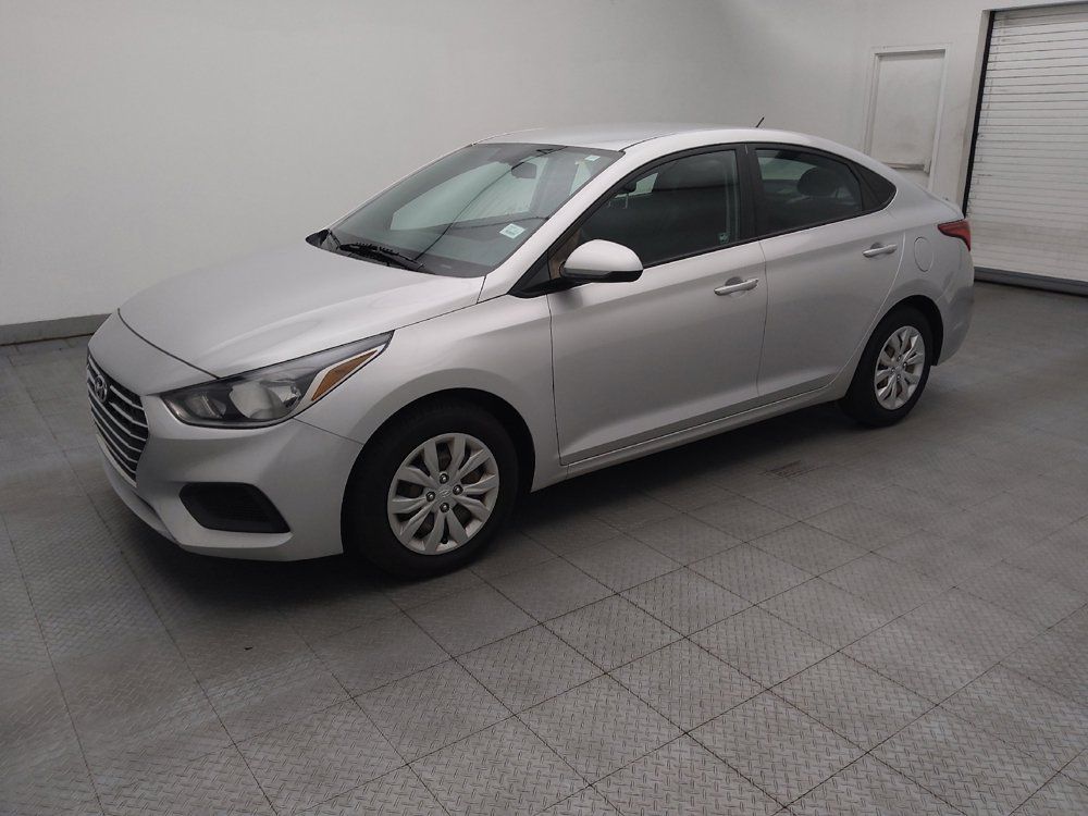 Used 2021 Hyundai Accent SE FWD image 2