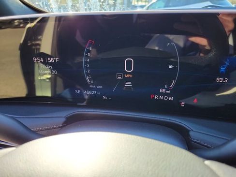 Used 2024 Cadillac XT4 Premium Luxury image 21