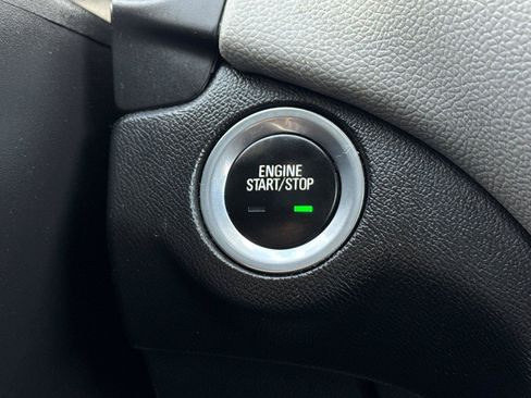 Used 2023 Chevrolet Equinox LT FWD image 25
