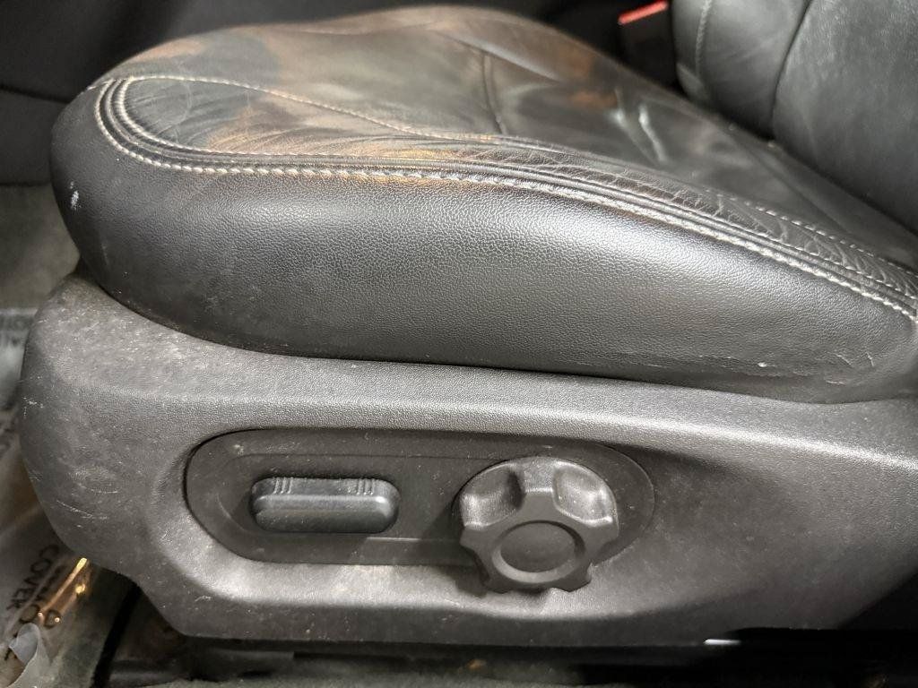 Used 2014 Ford Taurus SEL w/ Equipment Group 201A FWD image 11