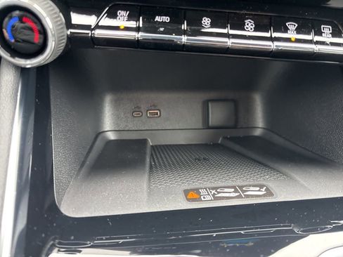 New 2026 Chevrolet Traverse LT w/ Driver Confidence Package image 33