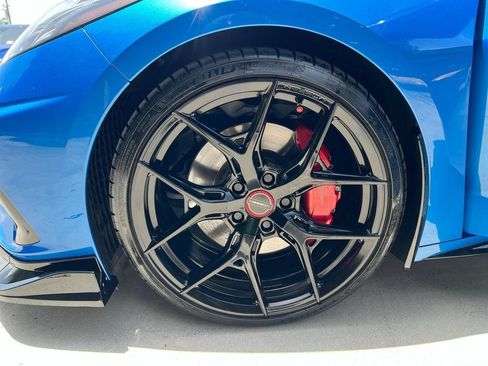 Used 2024 Chevrolet Corvette Stingray Premium Conv w/ Z51 Performance Package RWD image 9