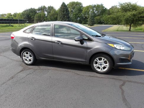 Used 2014 Ford Fiesta SE FWD image 1
