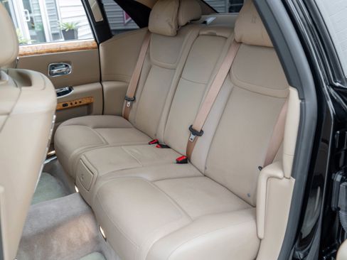 Used 2017 Rolls-Royce Ghost image 41