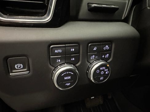 Used 2024 GMC Sierra 1500 Denali w/ Technology Package AWD/4WD image 28