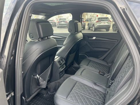 Used 2023 Audi SQ5 Prestige w/ Prestige Package image 7