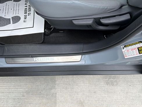 Used 2024 Nissan Kicks SR w/ SR Premium Package FWD image 10