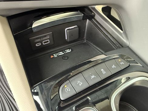 Used 2023 Buick Envision Avenir AWD/4WD image 24