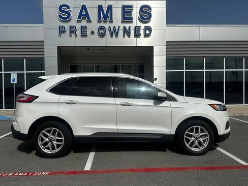 Used 2022 Ford Edge SEL w/ Convenience Package AWD/4WD image 2