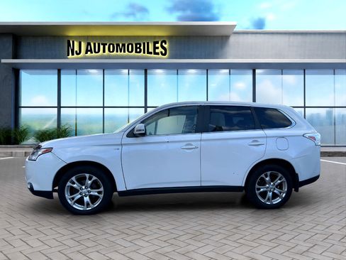 Used 2014 Mitsubishi Outlander GT image 4