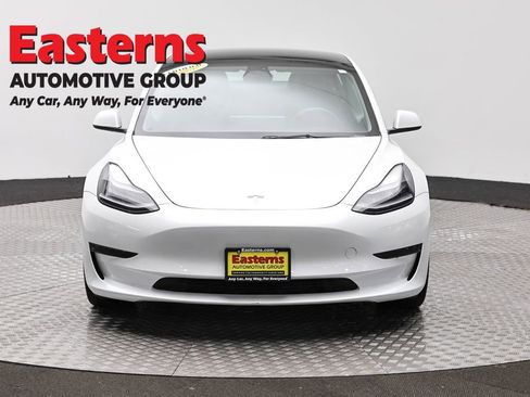 Used 2023 Tesla Model 3 Standard Range image 2