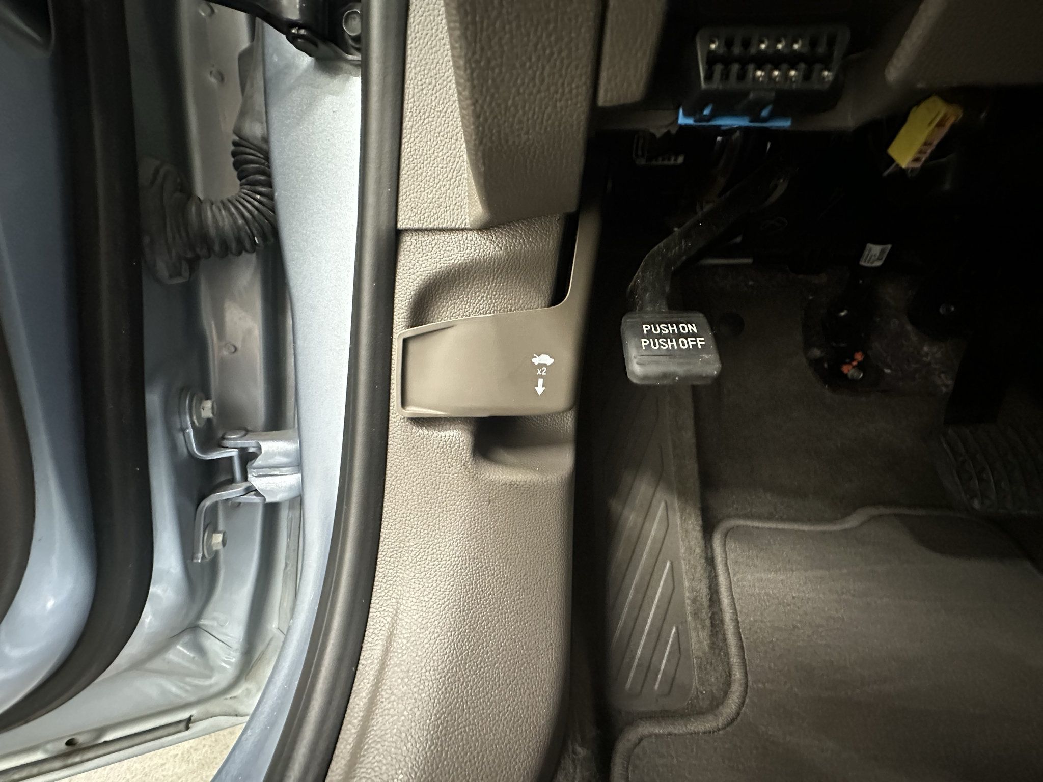 Certified 2018 Chevrolet Cruze LT w/ Convenience Package FWD image 23