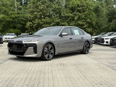 New 2026 BMW 740i RWD image 2